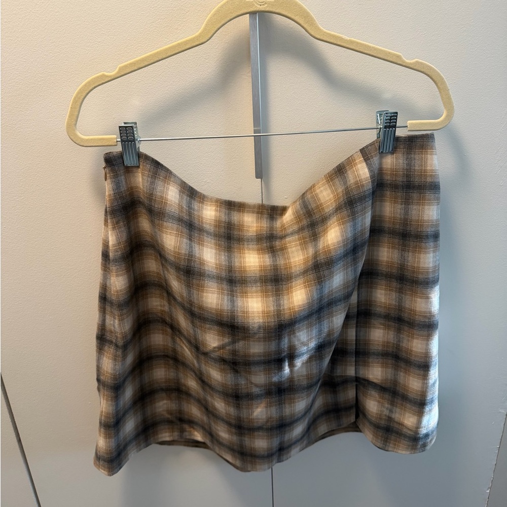 Old Navy Plaid Mini Skirt in Tan and Brown